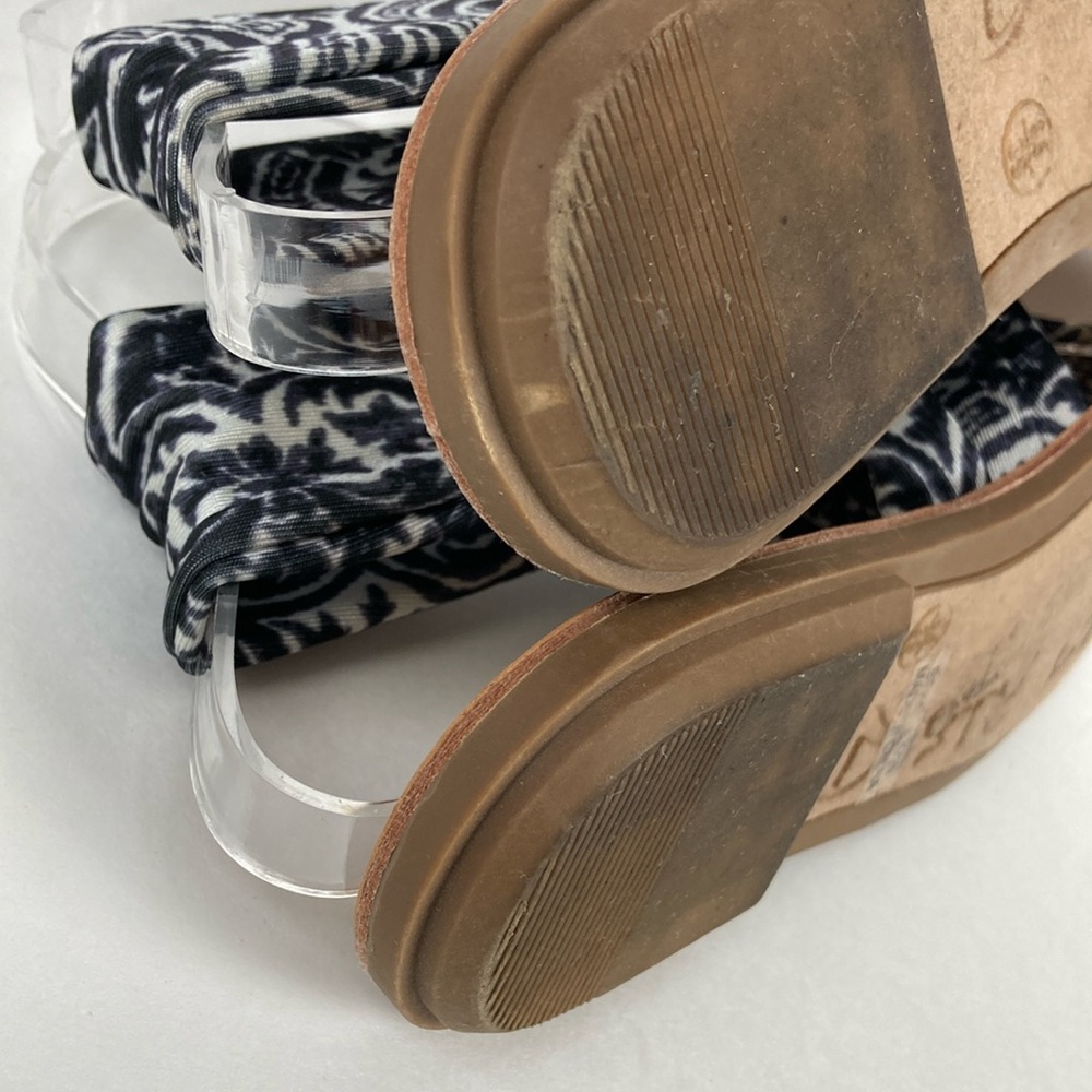Dirty Laundry Yoga Sling Sandals - Picture 8 of 9